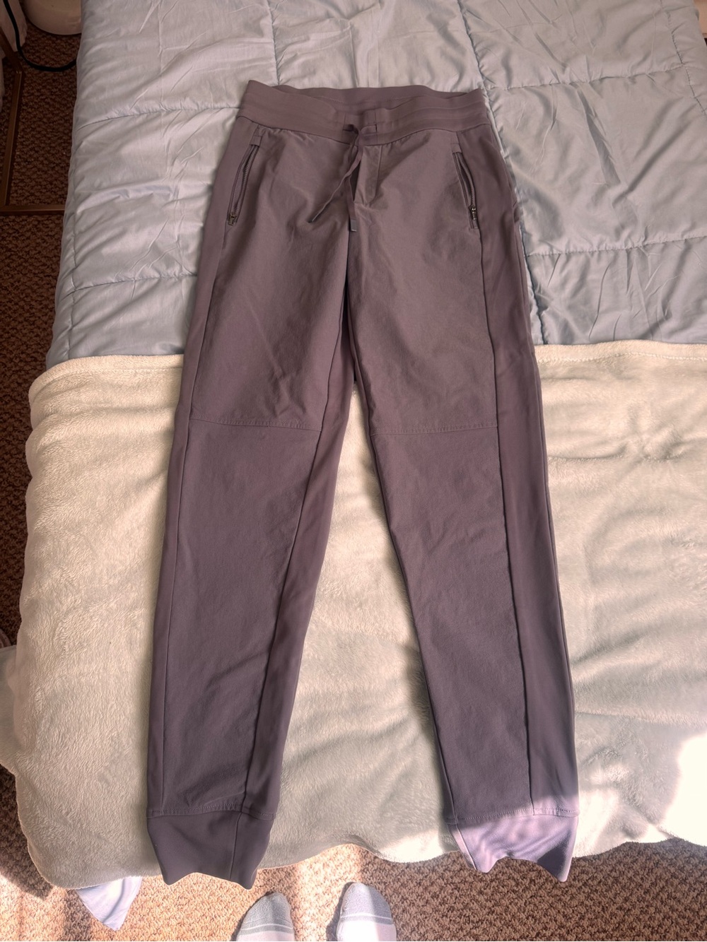 Athleta Women’s Joggers Size 4 Tall